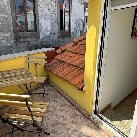 Charming With Balcony In Campanha