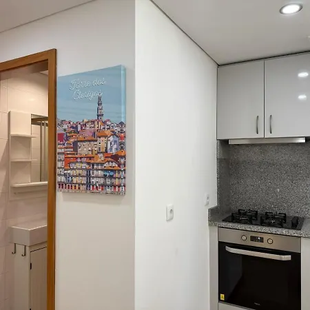Charming With Balcony In Campanha * 波尔图